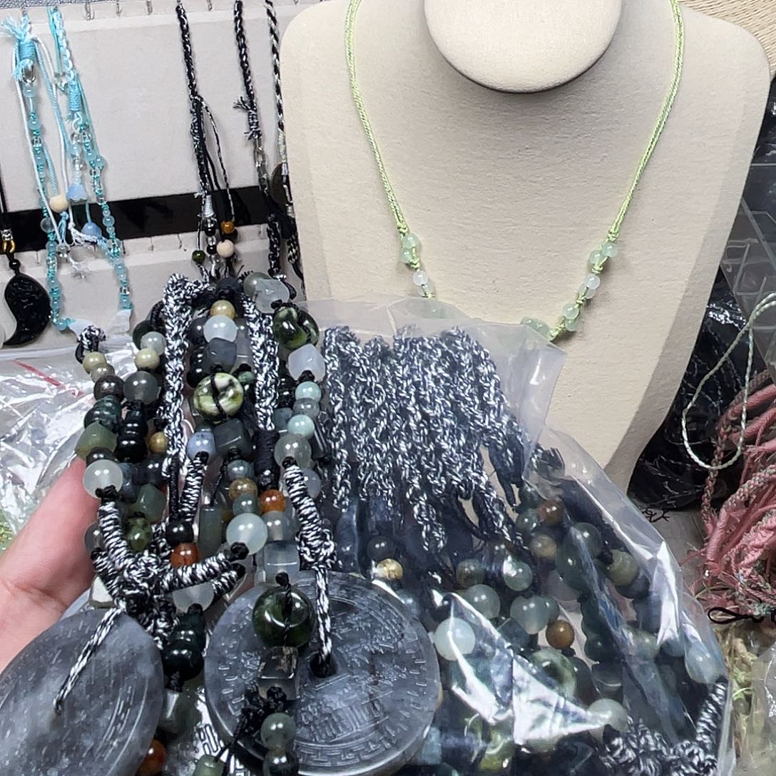 蛇纹石玉合金颈饰