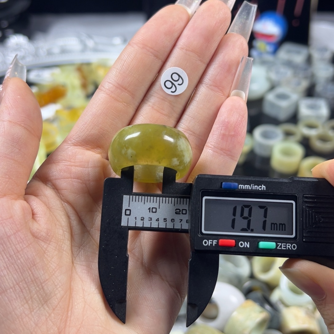 蛇纹石玉未镶嵌戒指