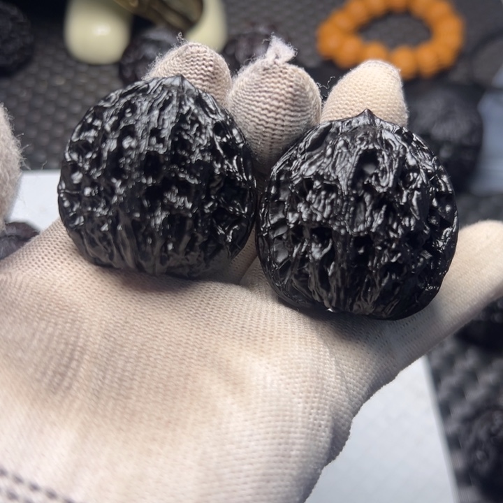 文玩核桃虎头41尺寸