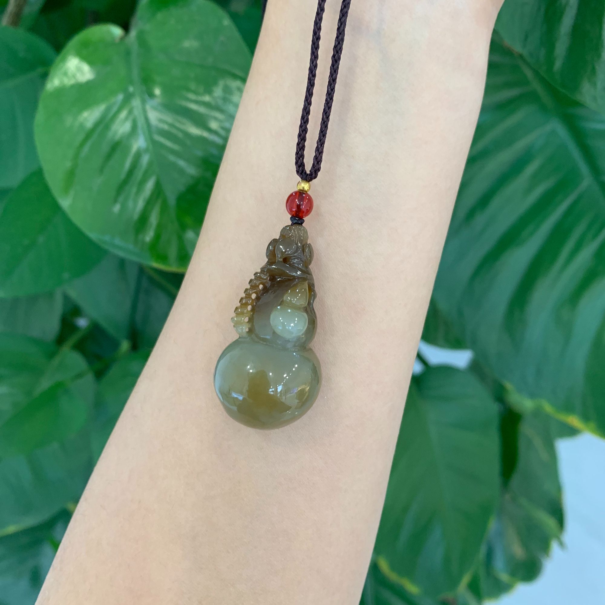 天然和田玉手工雕刻葫芦吊坠