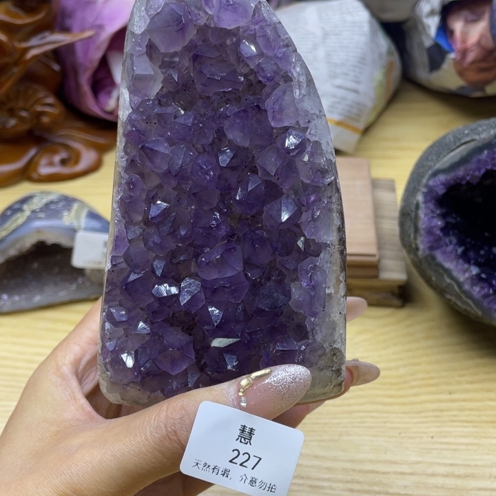 未镶嵌水晶大型摆件（非配饰）