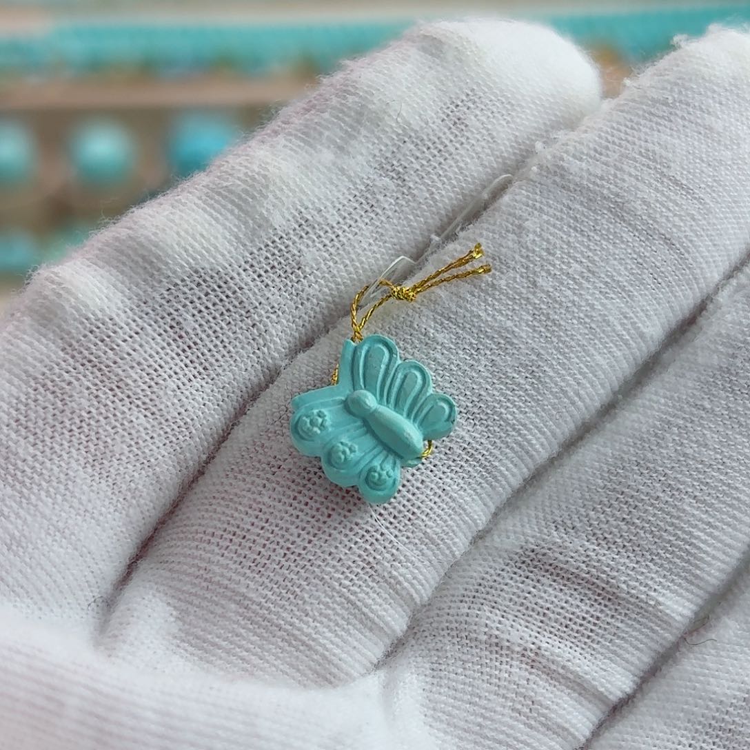 绿松石未镶嵌珠宝奇石