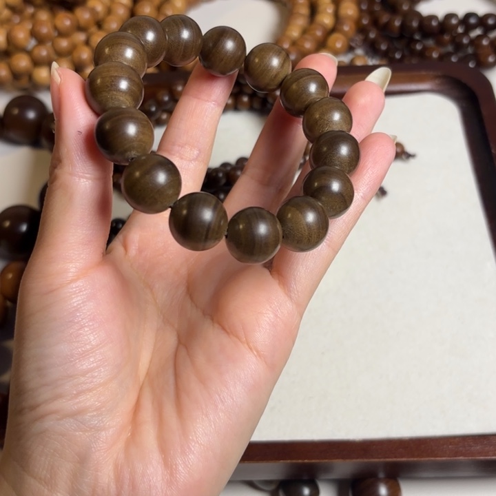 饼***⸜檀香木1.5老山檀水阴沉奶香