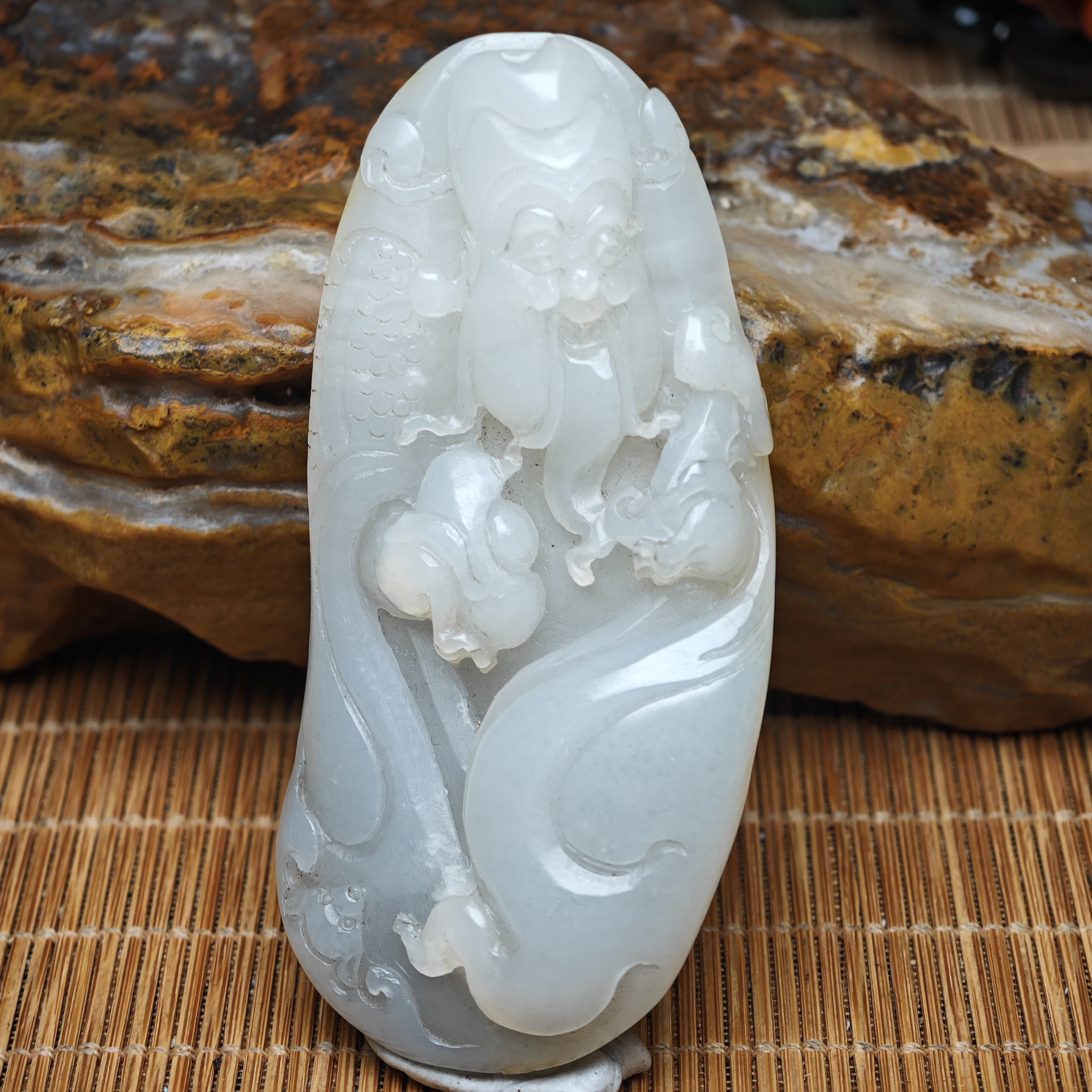 和田玉青海料，烟紫财神挂件，财神手把件。