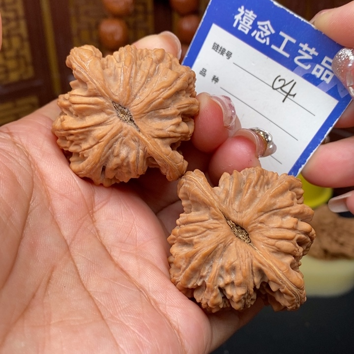 文玩核桃吊坠45狮虎兽