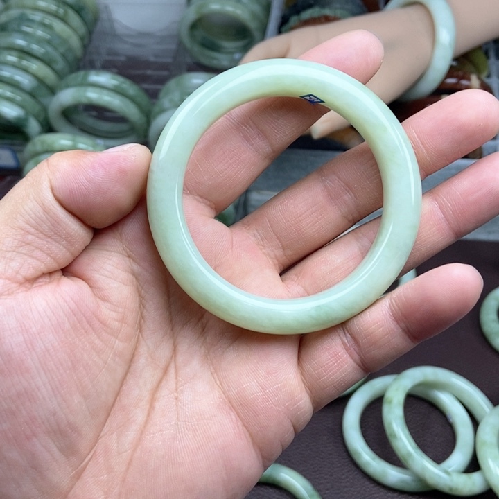 蛇纹石玉手镯未镶嵌M**s