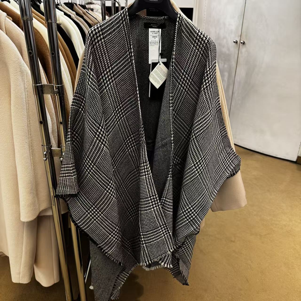 未使用 MaxMara OGNUNO 女士披肩