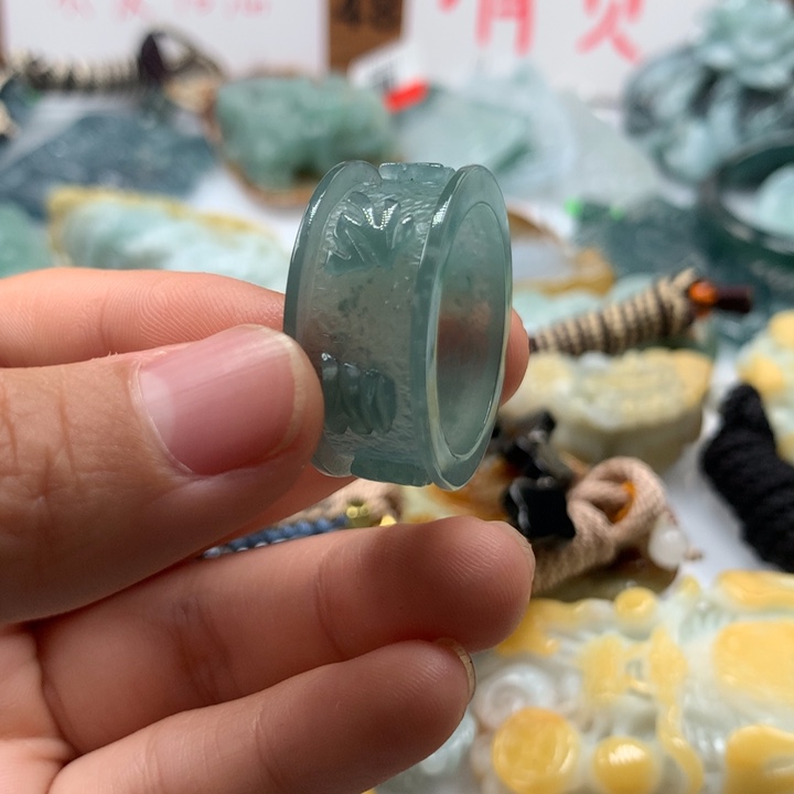 翡翠颈饰未镶嵌保真天然A货翡翠