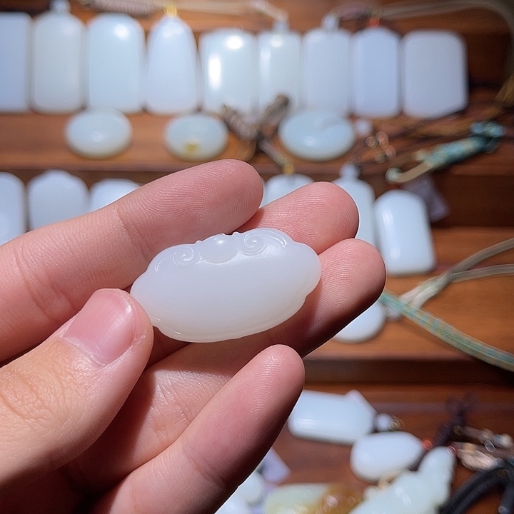 大***腾和田玉（糖玉）未镶嵌颈饰