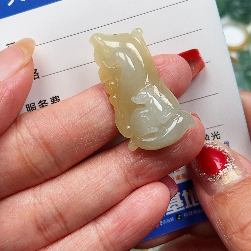 【闪购商品】翡翠颈饰未镶嵌九尾狐