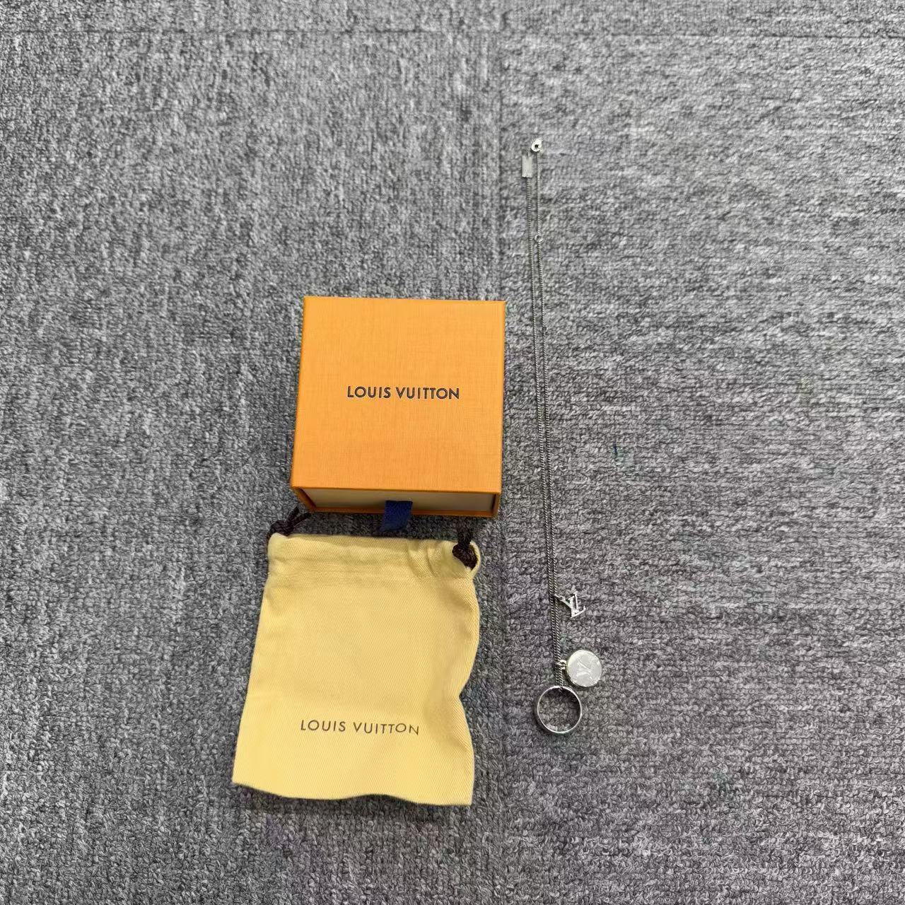 louis vuitton lv 三合一项链/均码 /95新/编码11607