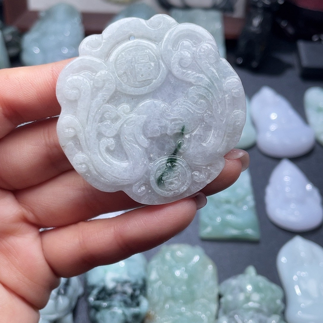 翡翠未镶嵌颈饰翡翠