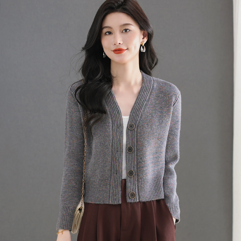 新款时尚宽松显瘦开衫V领纯色针织衫X6827