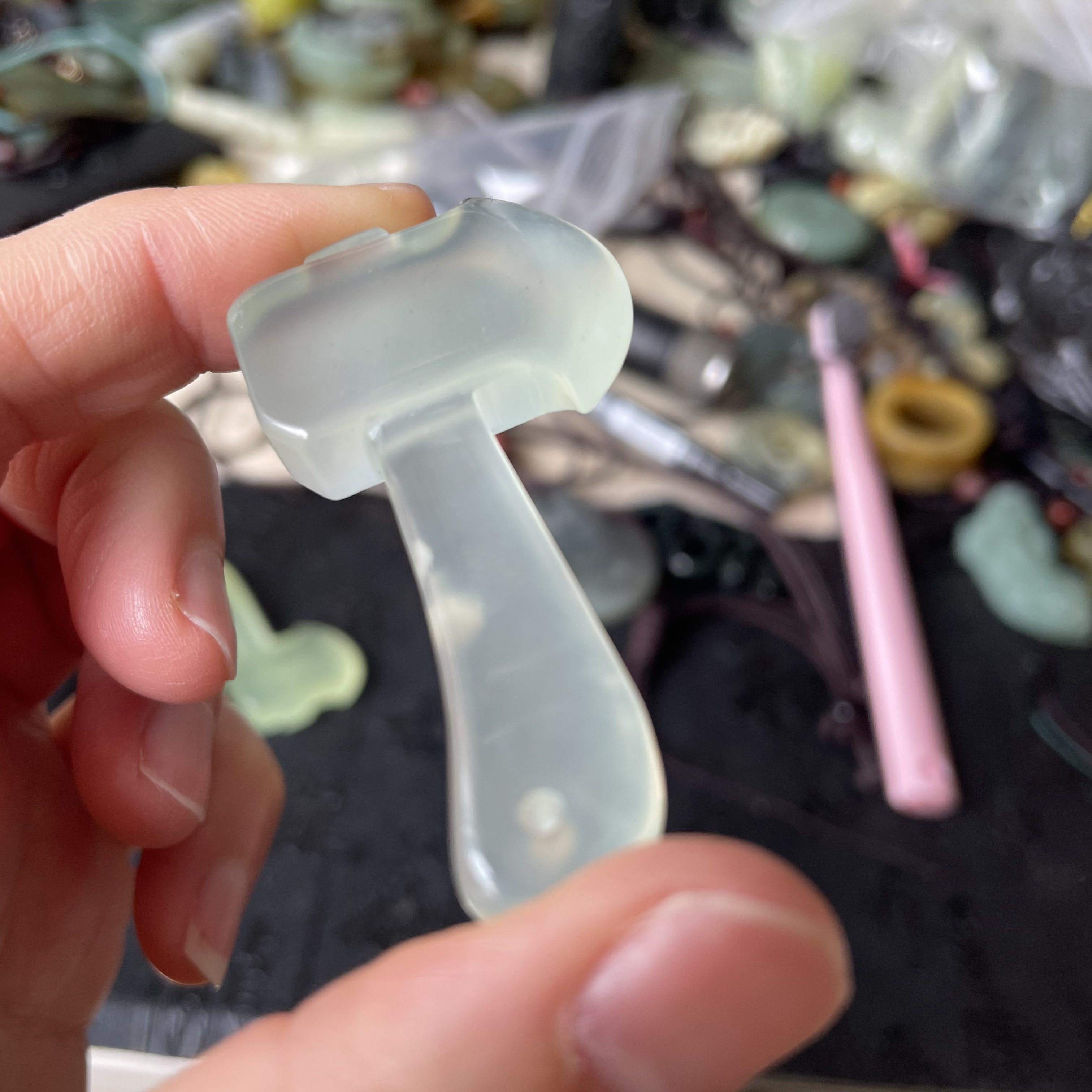 岫玉小斧头吊坠项链