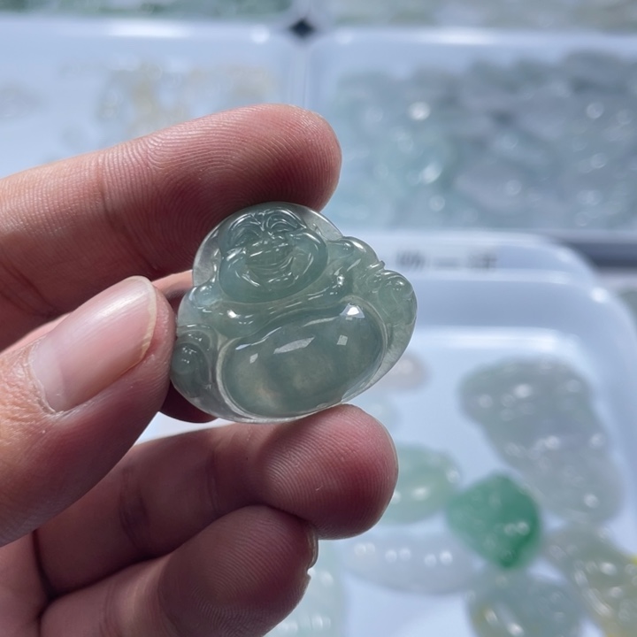 尾***莉翡翠未镶嵌颈饰佛