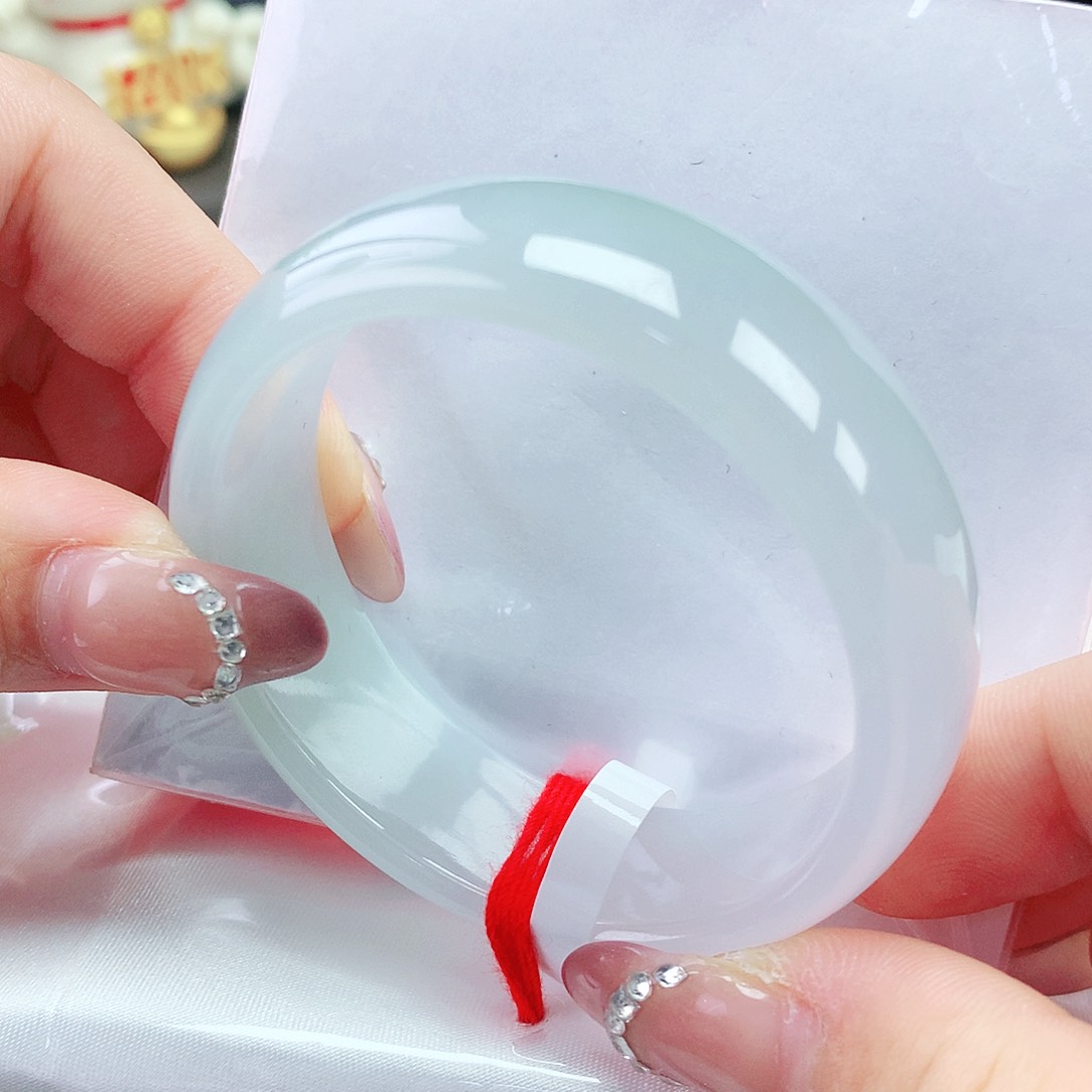 翡翠手镯未镶嵌50轮胎