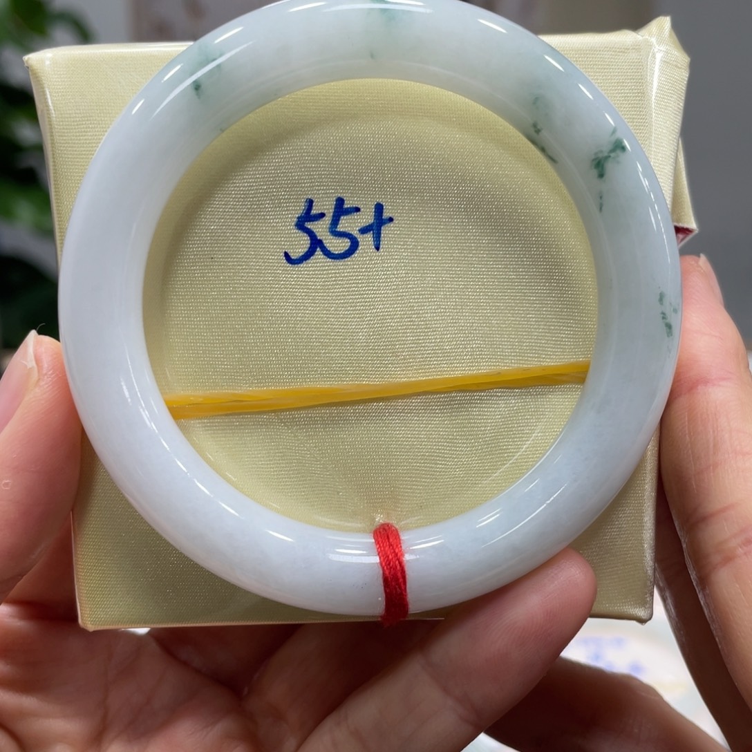 翡翠未镶嵌手镯翡翠