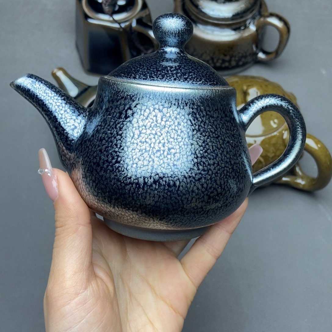 茶盏成*建阳建盏铁胎茶壶