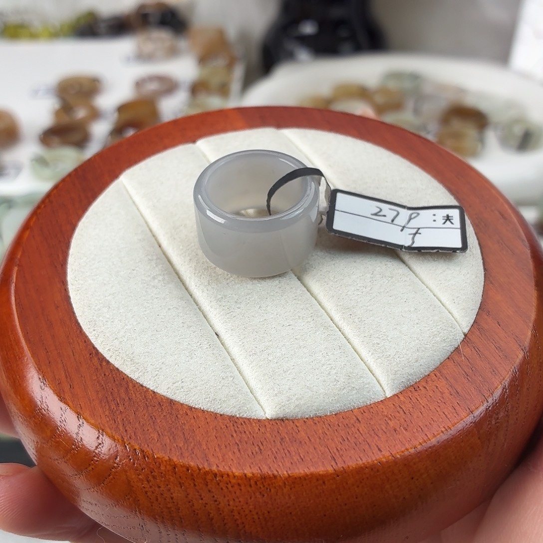 和田玉未镶嵌戒指Q49烟紫圆切内径16.3港码12