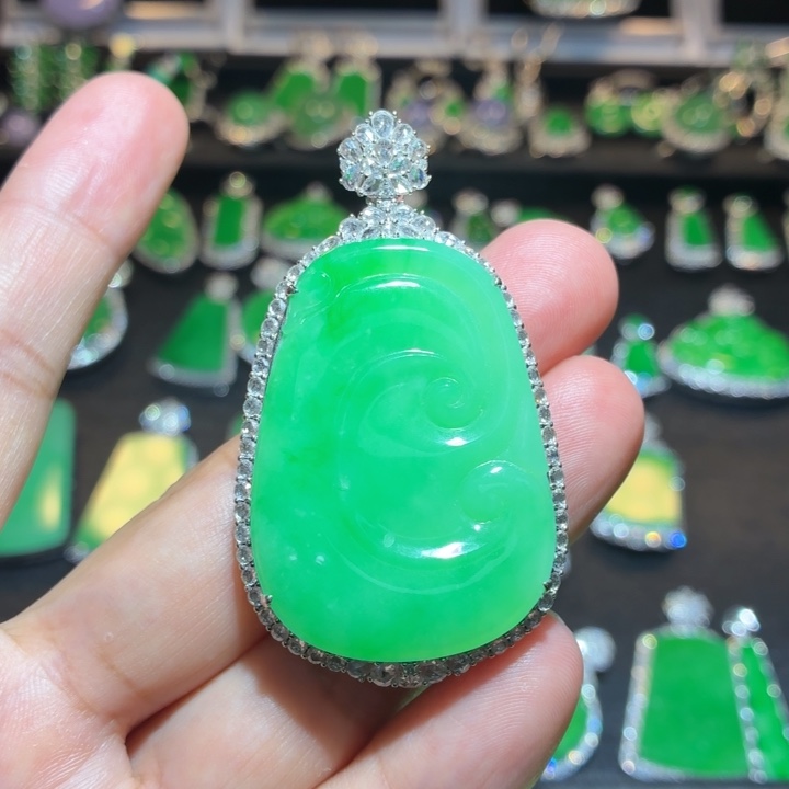 翡翠18K金镶嵌吊坠(不含链)