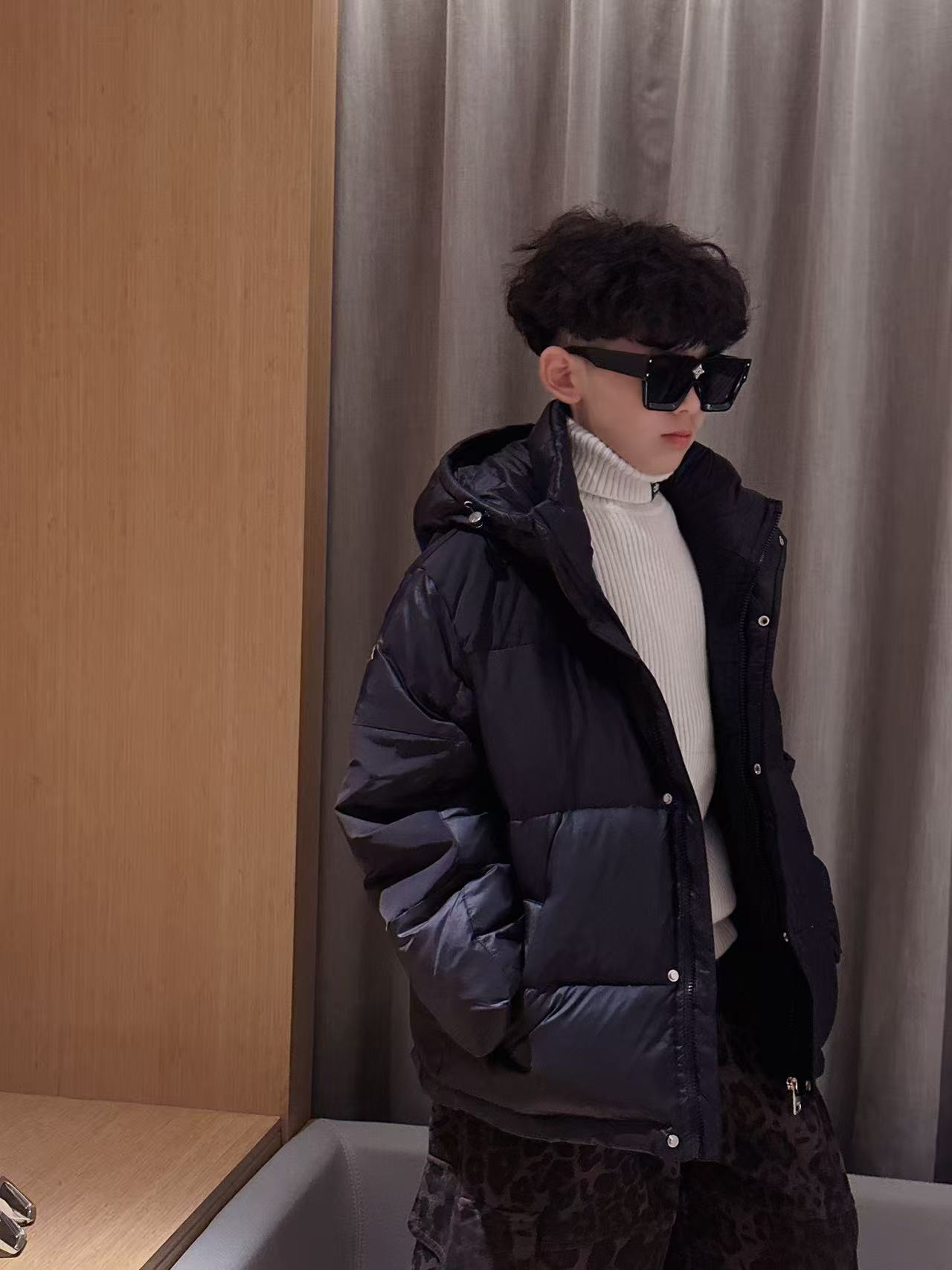 【蜡小新】【黑曜】儿童中大童冬季加厚羽绒服，模特穿150，