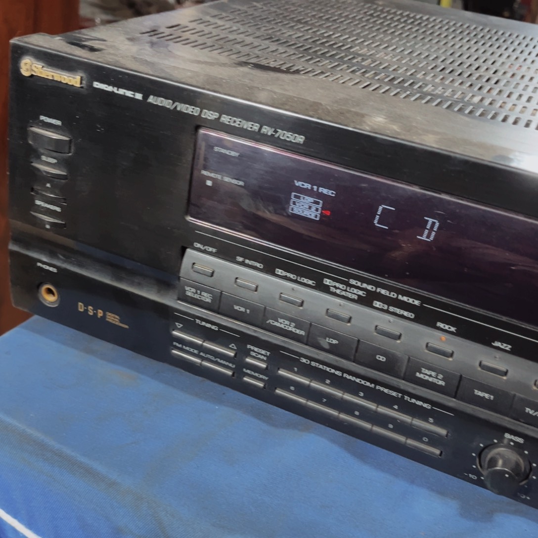 8新韩国师龙功放一个，包邮