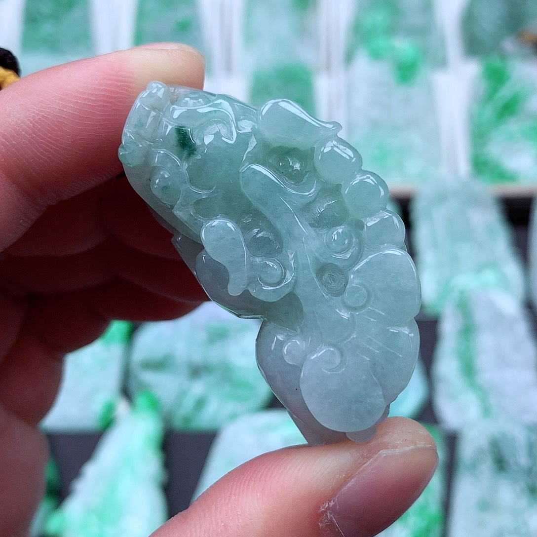 翡翠颈饰未镶嵌翡翠吊坠