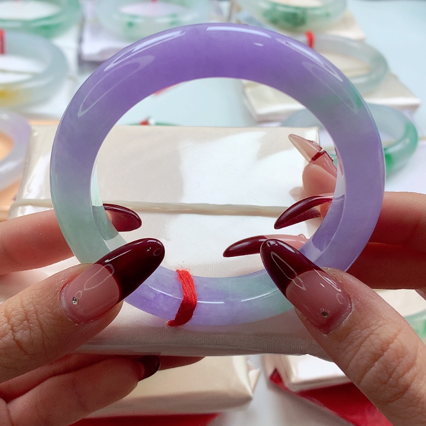 【闪购商品】翡翠手镯未镶嵌54 冰春彩 灵