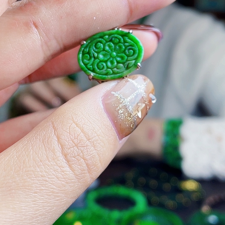 翡翠银S925镶嵌颈饰多样性