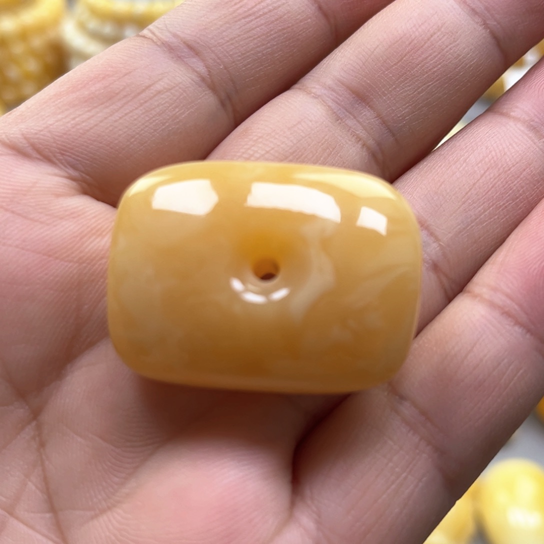 琥珀颈饰未镶嵌吊坠