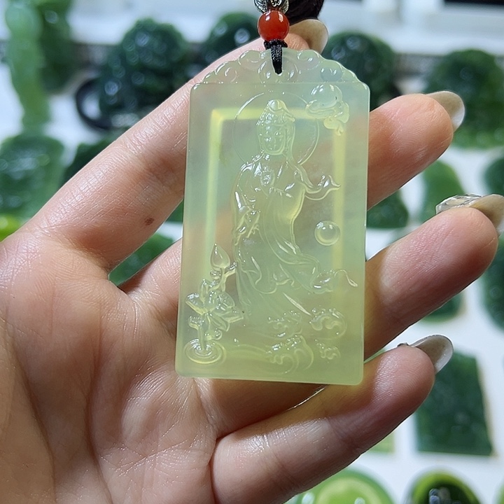 蛇纹石玉颈饰未镶嵌遗**角