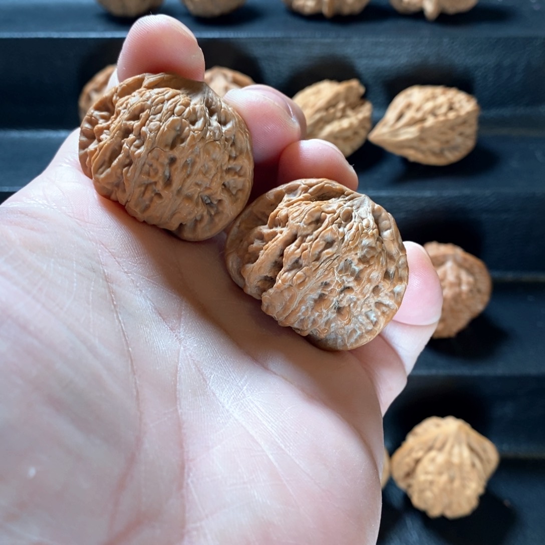 桃核把件原生态山地金算盘38