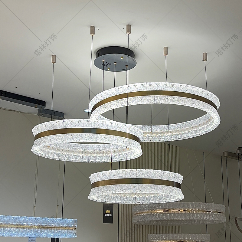 塔林轻奢别墅天鹅湖loft组合客厅圆环吊灯餐厅圆圈创意餐厅吊灯