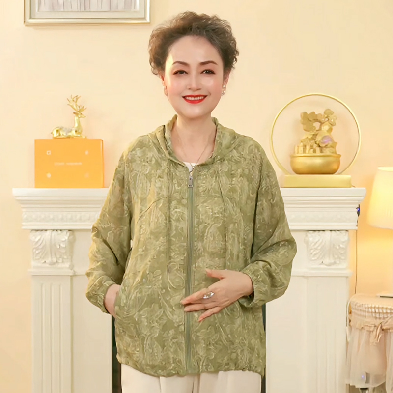 中老年人女妈妈装夏季新款气质连帽防晒外套时尚薄款上衣女空调服
