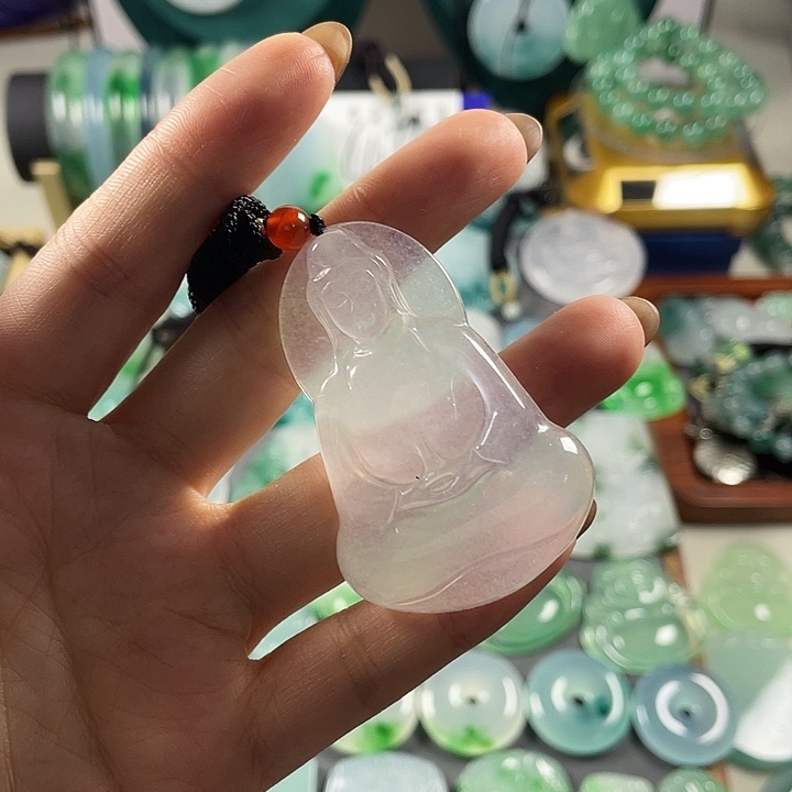 翡翠未镶嵌颈饰观音