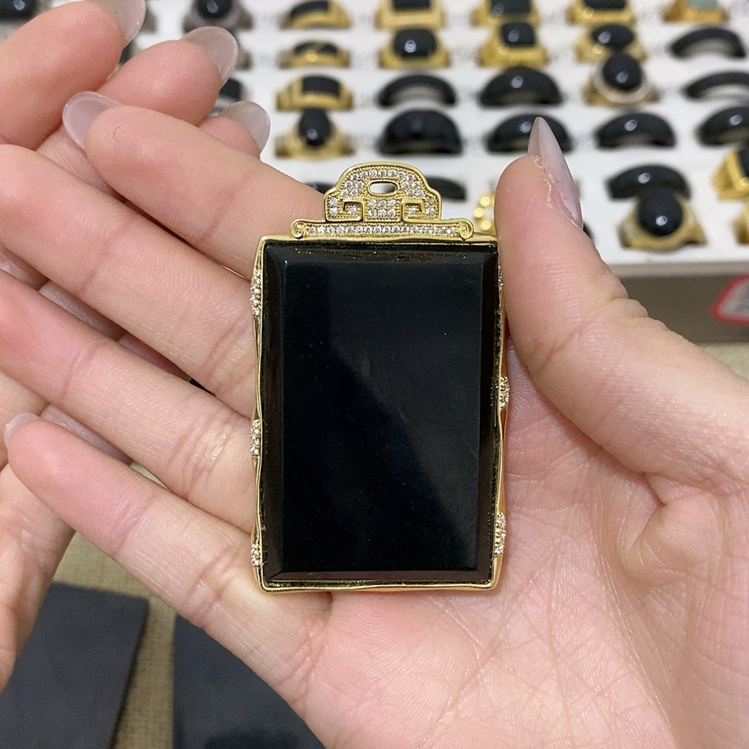 凛***风和田玉合金颈饰和田玉