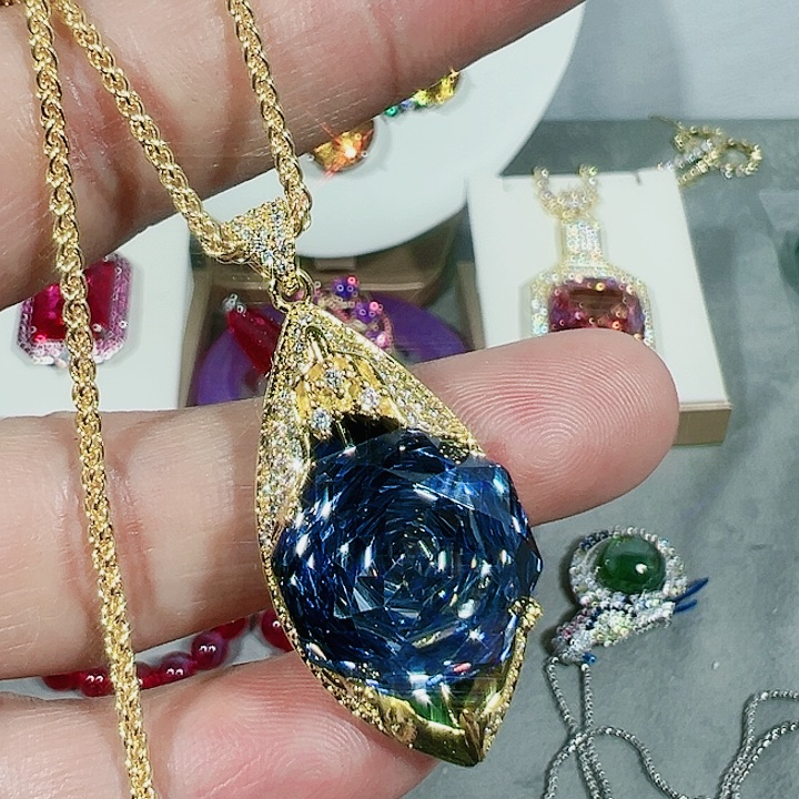 红宝石颈饰未镶嵌