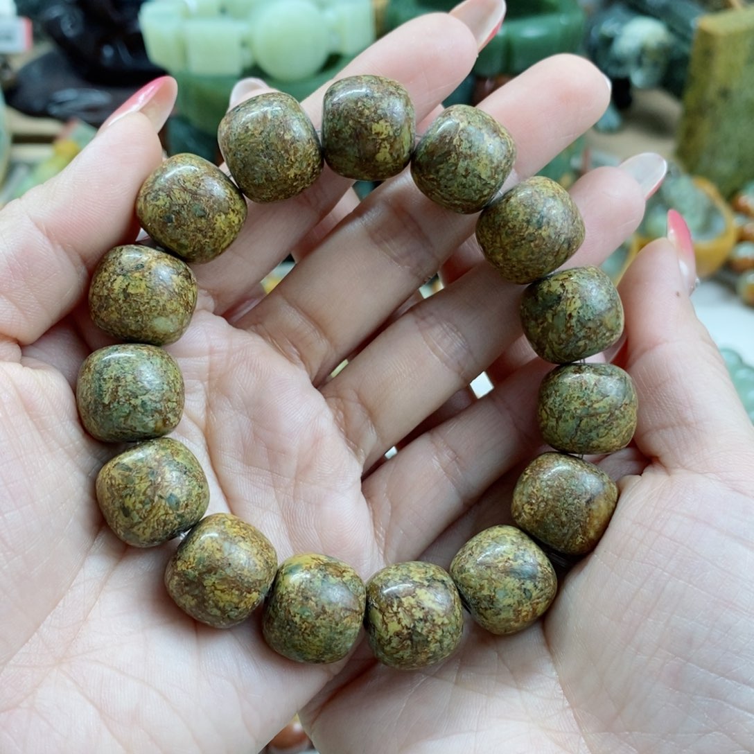 透闪石质玉手链未镶嵌