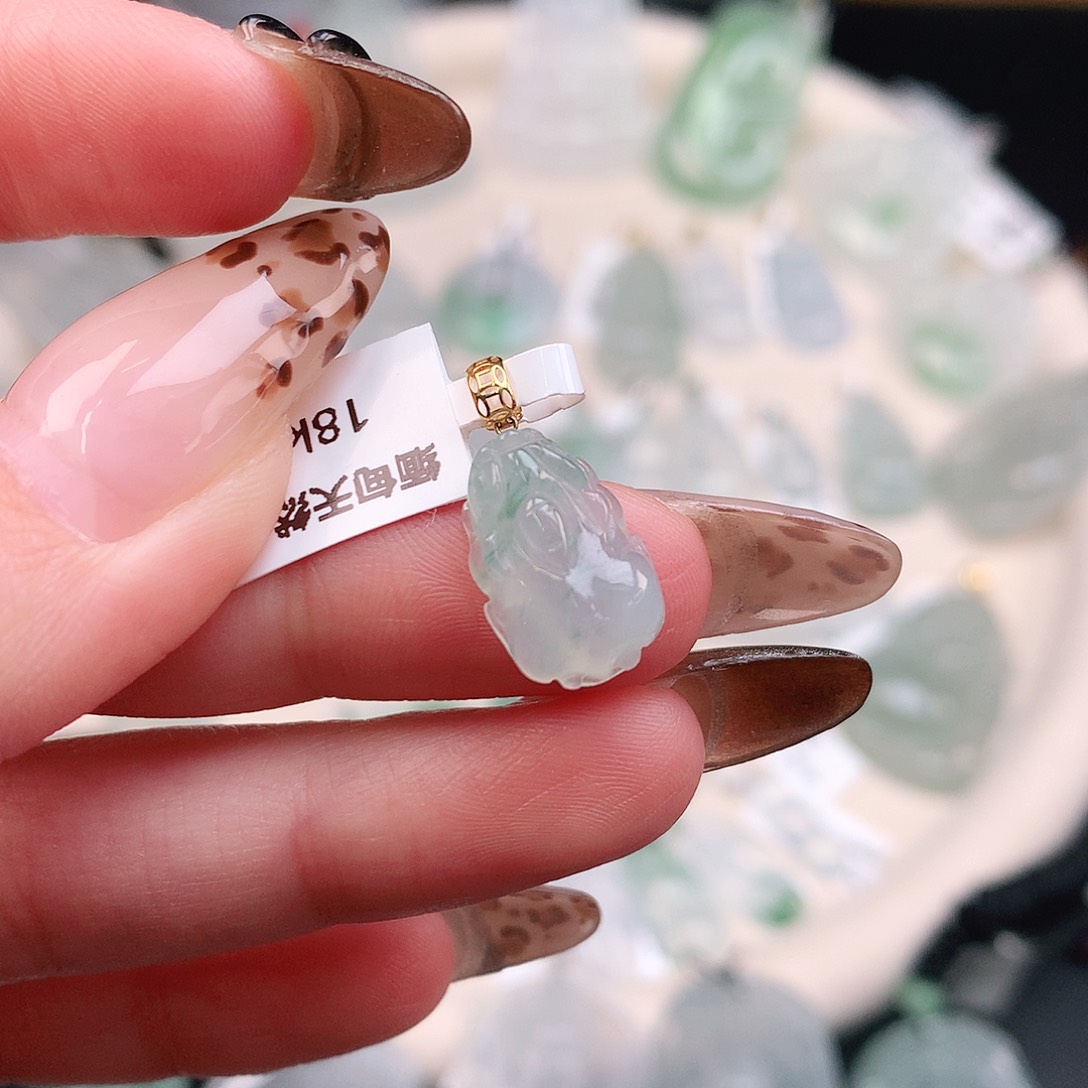 翡翠颈饰18K金镶嵌飘花貔貅19.5、14.5、9.5、5