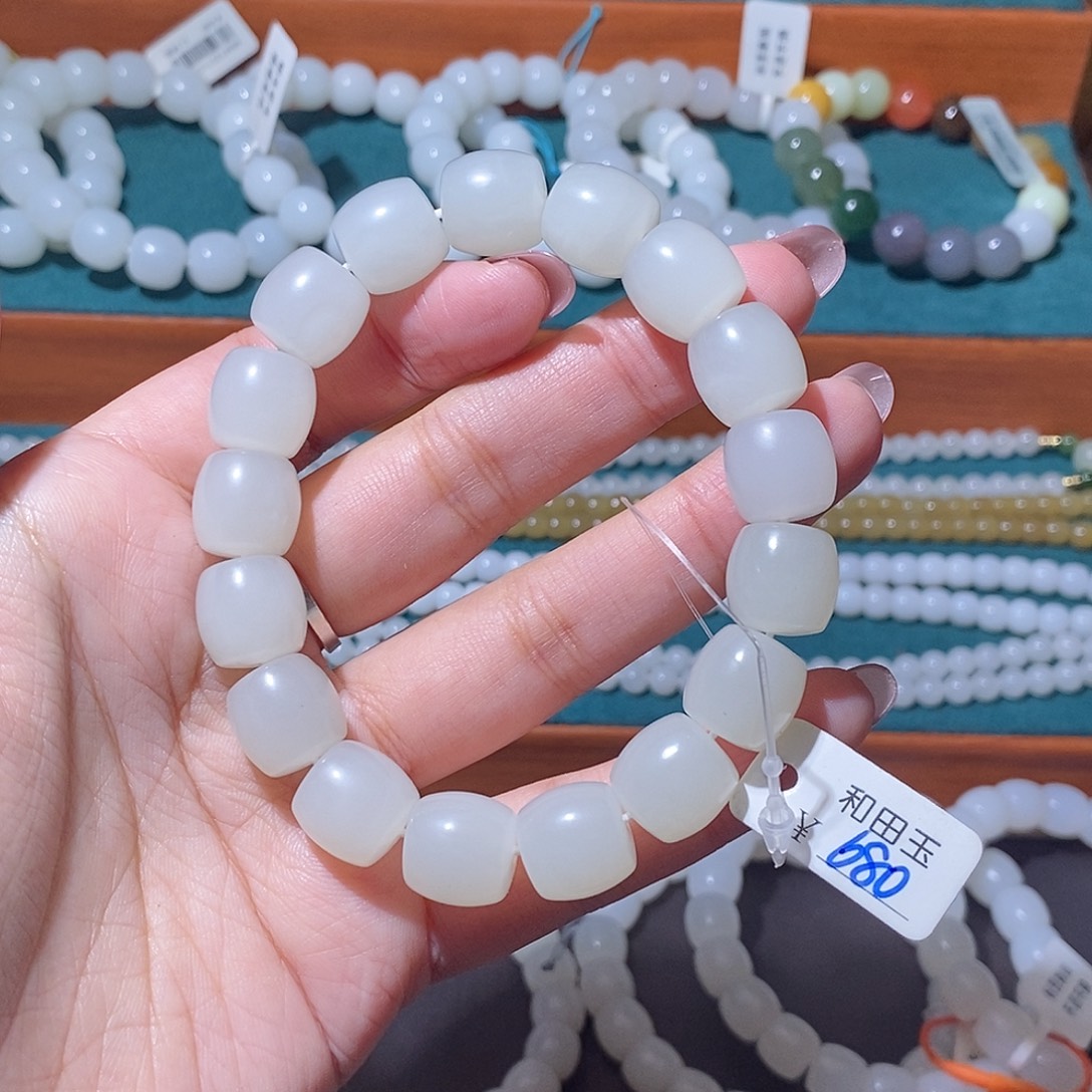 和田玉未镶嵌手串12直切