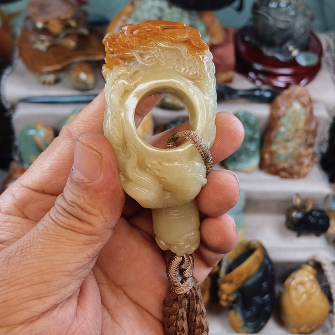 岫岩河磨玉（透闪石质玉）把件未镶嵌求**异