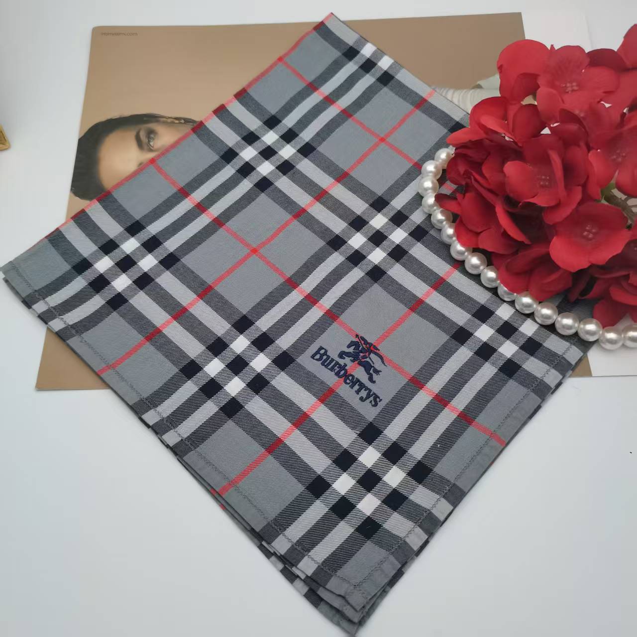 99新 BURBERRY/博柏利  海囤/巴宝莉/丝巾/yy06168