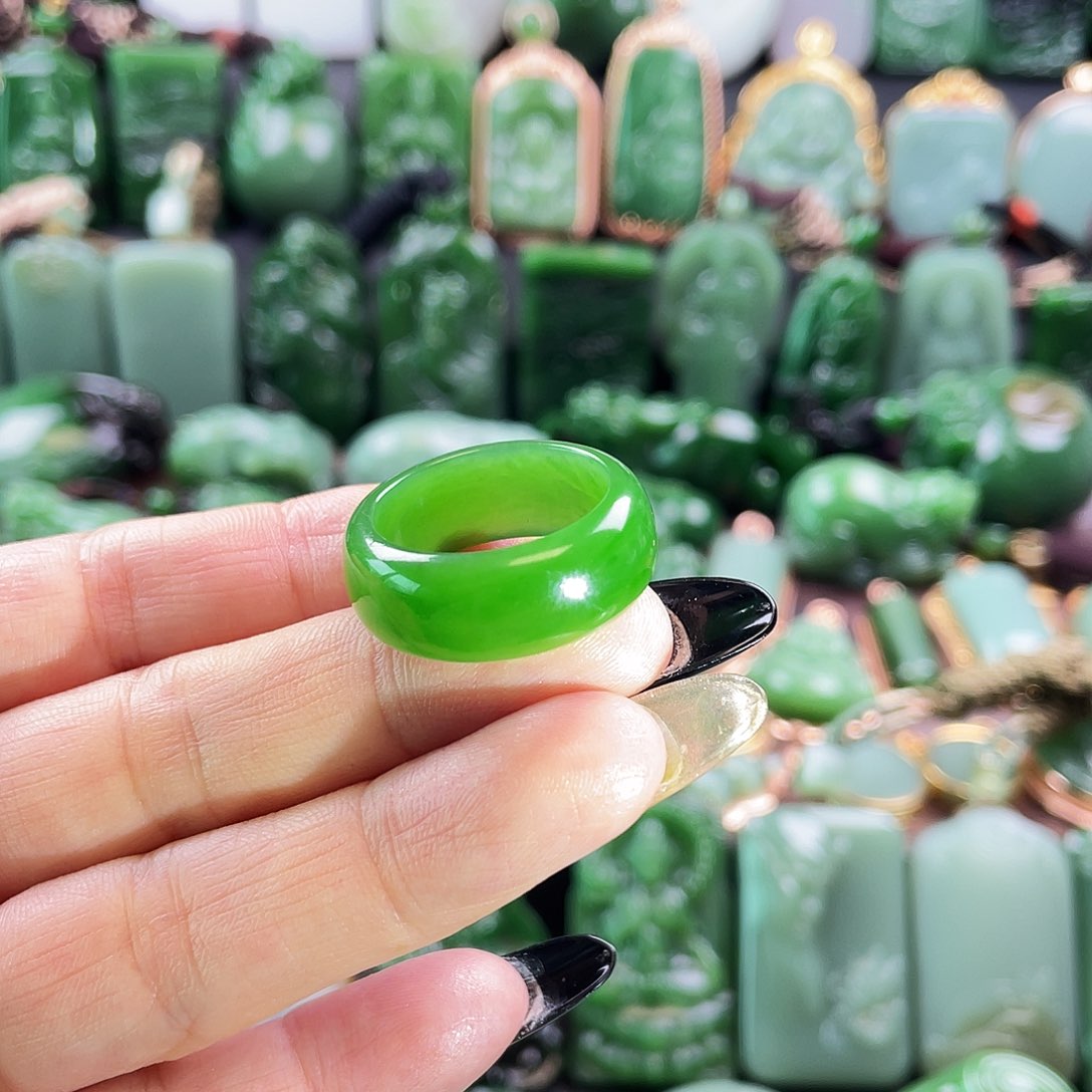 和田玉戒指未镶嵌人**惧