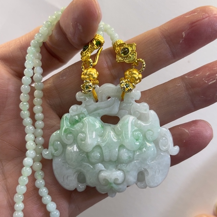 翡翠吊坠(赠链)未镶嵌代编织