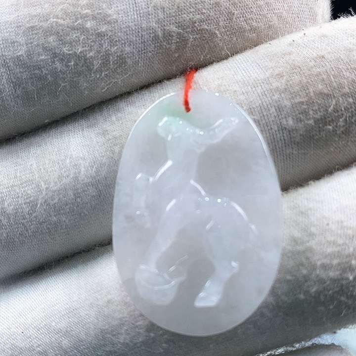 翡翠颈饰未镶嵌吊坠