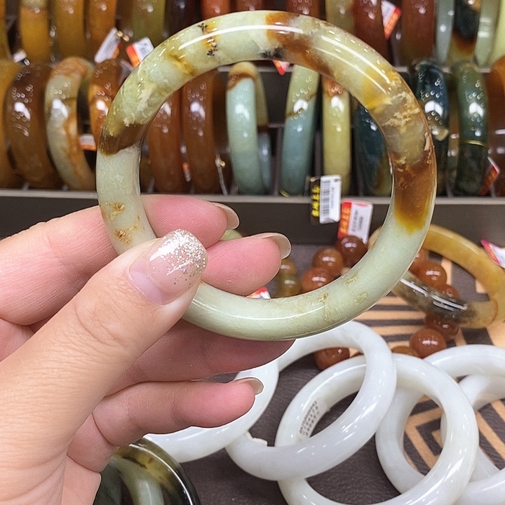 未镶嵌蛇纹石玉手镯暗****)