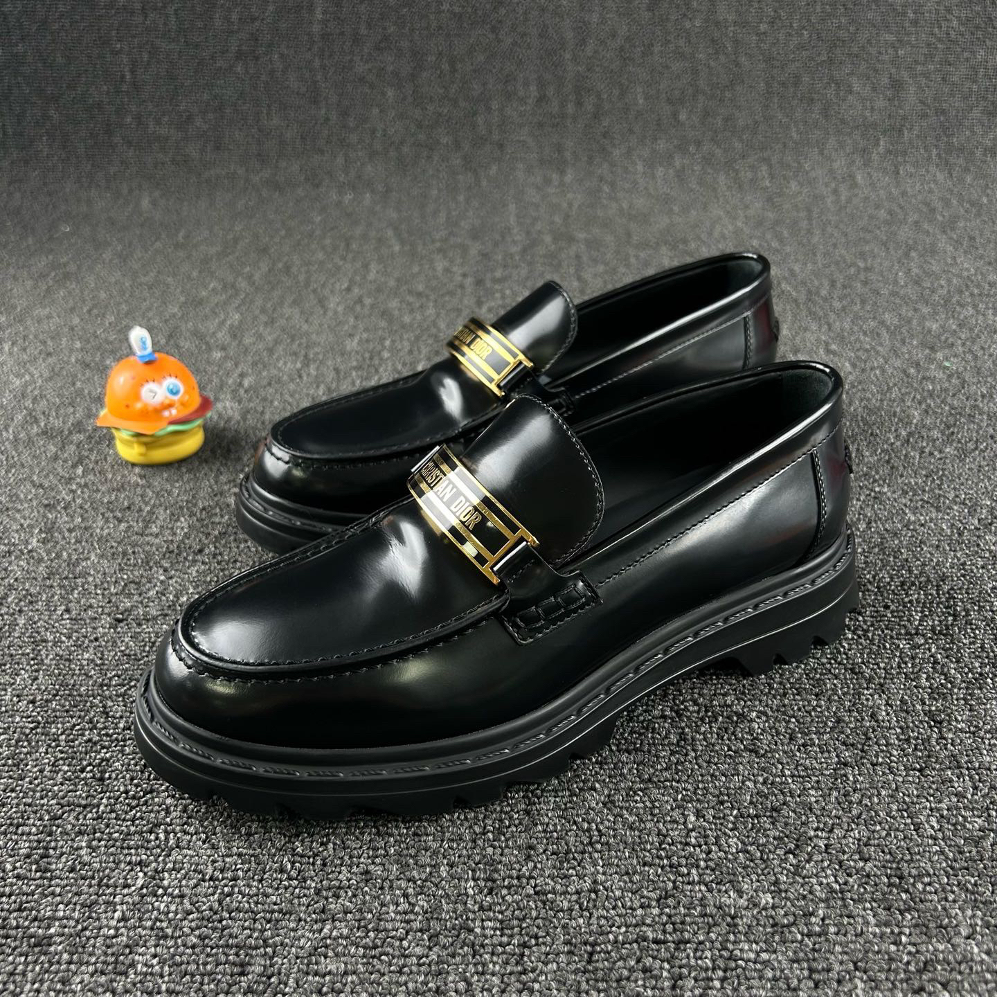 95新 DIOR/迪奥 Dior迪奥徽标乐福鞋 39码 HB4717