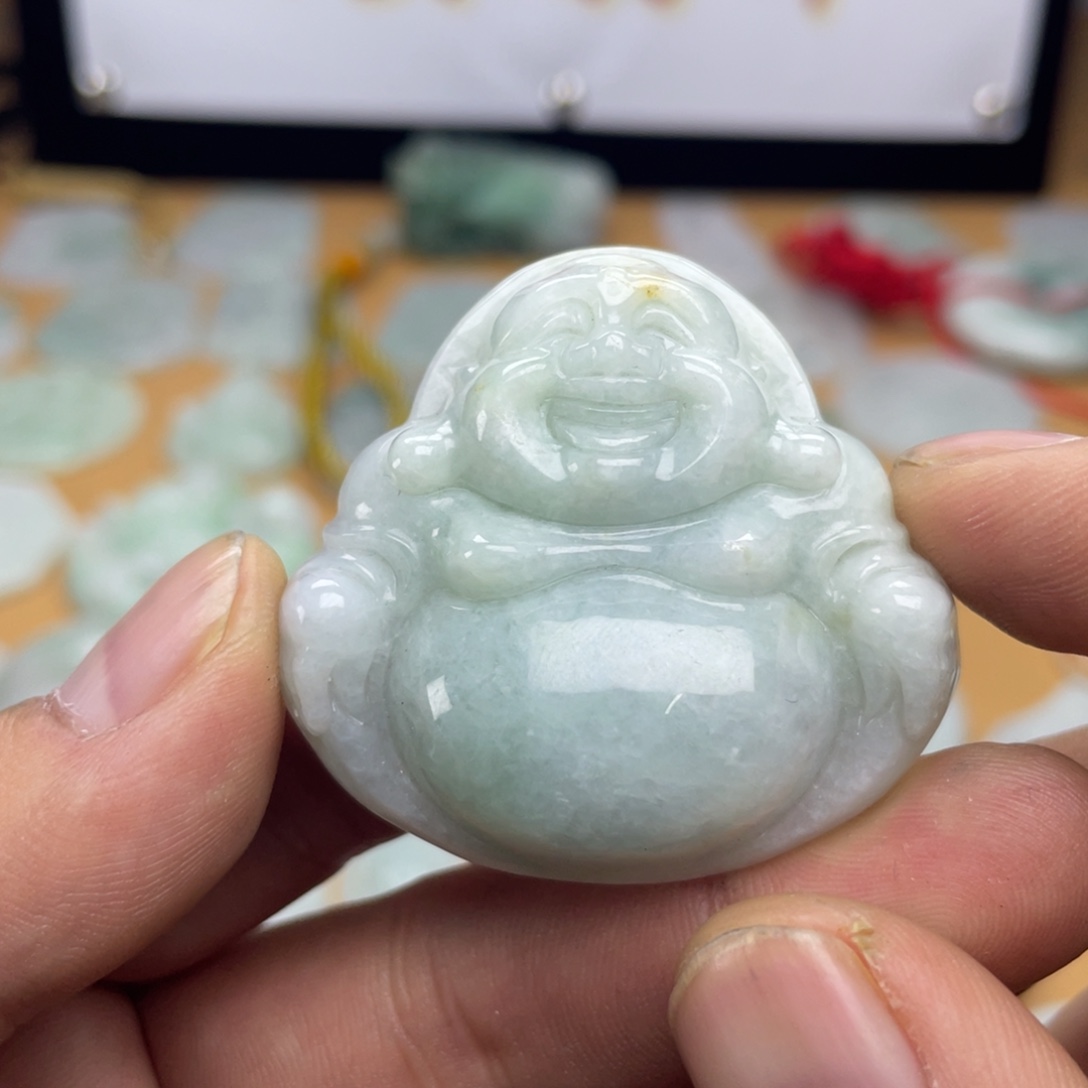 翡翠未镶嵌颈饰佛公