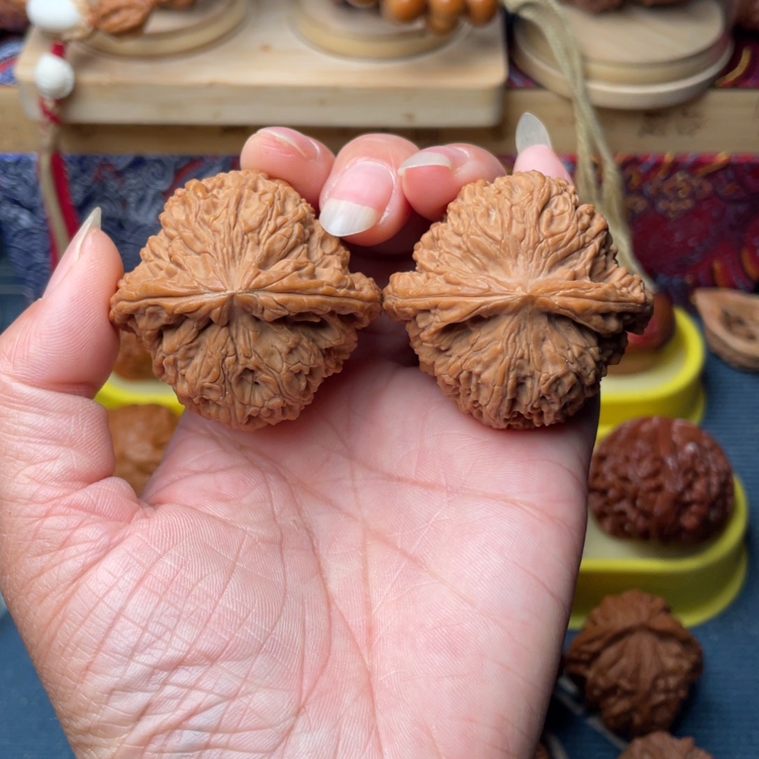 文玩核桃把件45球疆