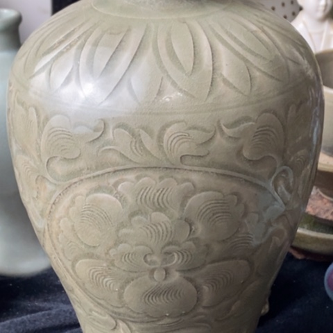 炉耀州窑刻花青釉梅瓶